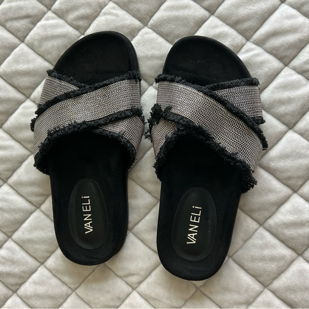 VANELi New 5 1/2 Black & Silver Crisscross Slide Sandals